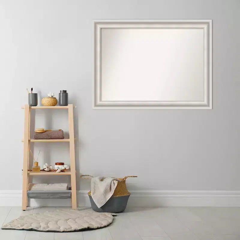 Miroir mural de salle de bain blanc sans biseau de 44 po x 33 po - Amanti Art : style moderne, cadre en polystyrène, fixation murale
