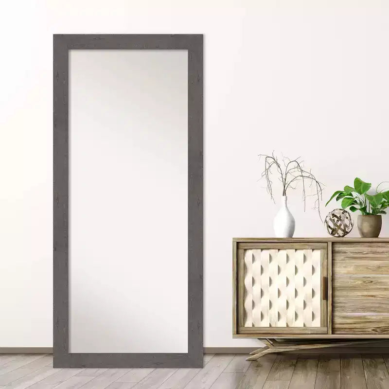 Miroir sur pied avec cadre gris façon bois