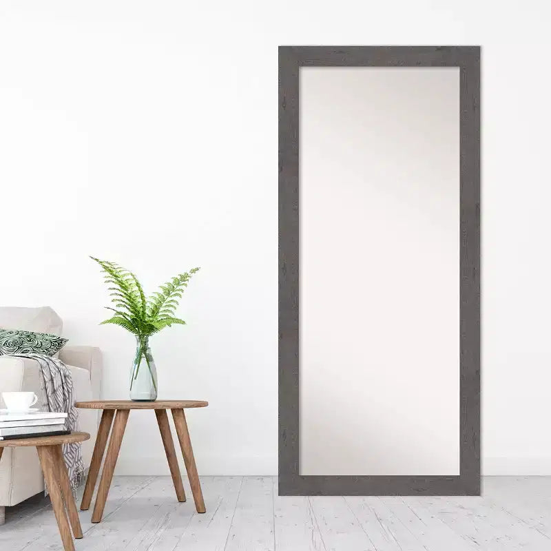 Miroir sur pied avec cadre gris façon bois