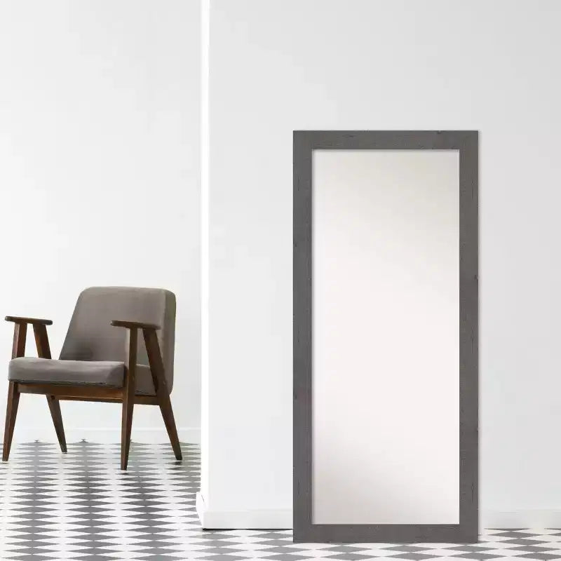 Miroir sur pied avec cadre gris façon bois