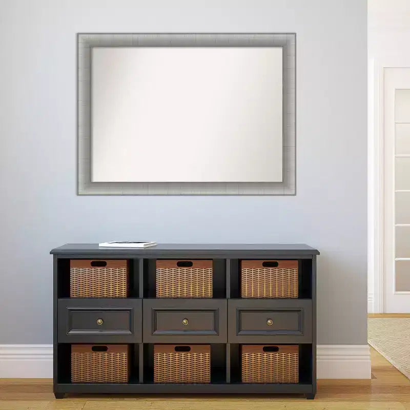 Miroir mural rectangulaire de 42,75" x 31,75" avec cadre en étain brossé