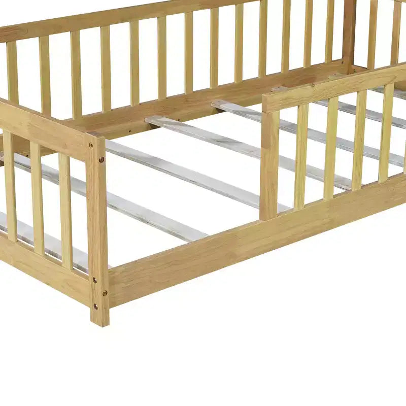 Lit au sol Montessori une place avec clôture de sécurité et barrières de protection