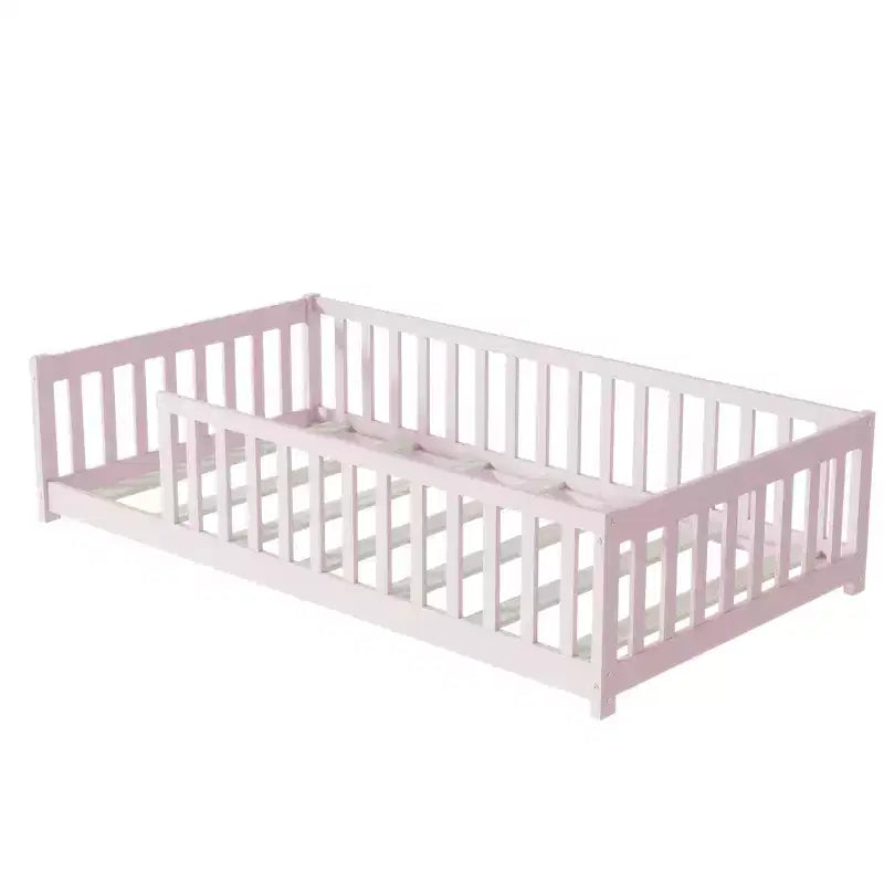 Lit au sol Montessori une place avec clôture de sécurité et barrières de protection