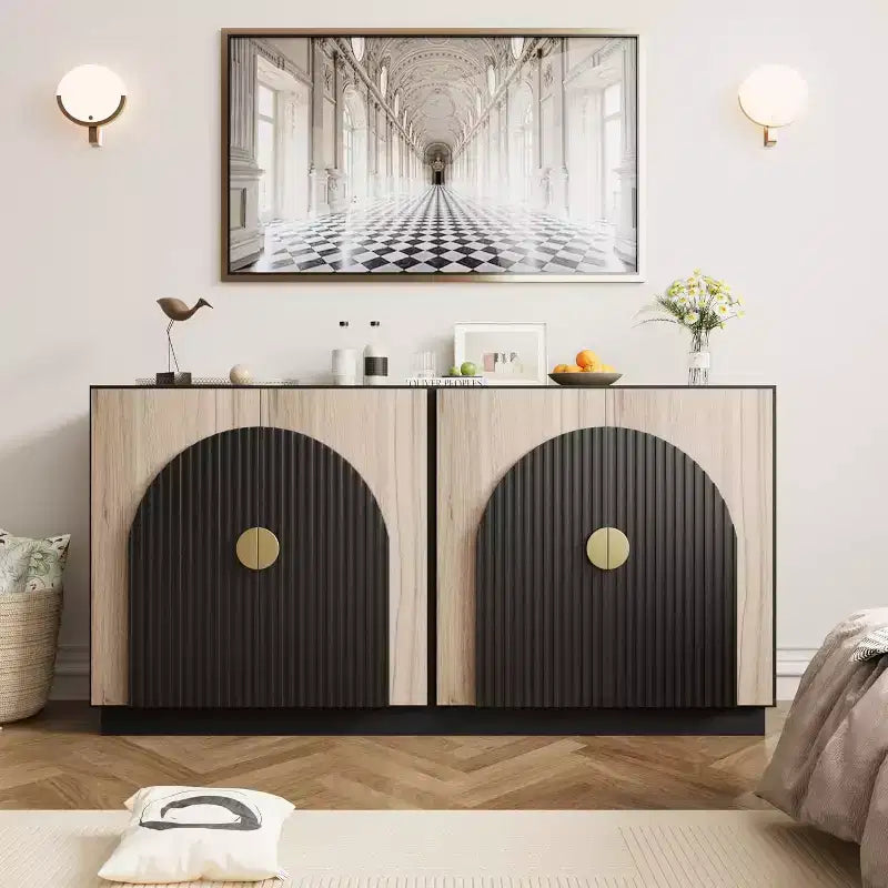 Bahut de buffet cannelé avec portes cintrées et étagères réglables