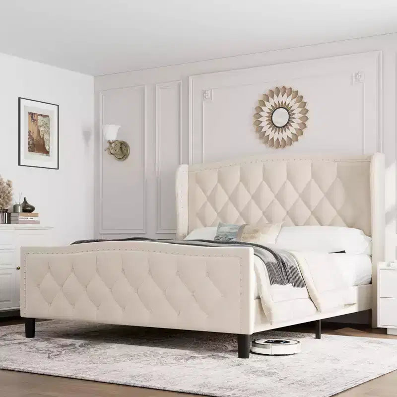 Lit plateforme tapissé de velours – Grand lit avec tête de lit capitonnée ailée